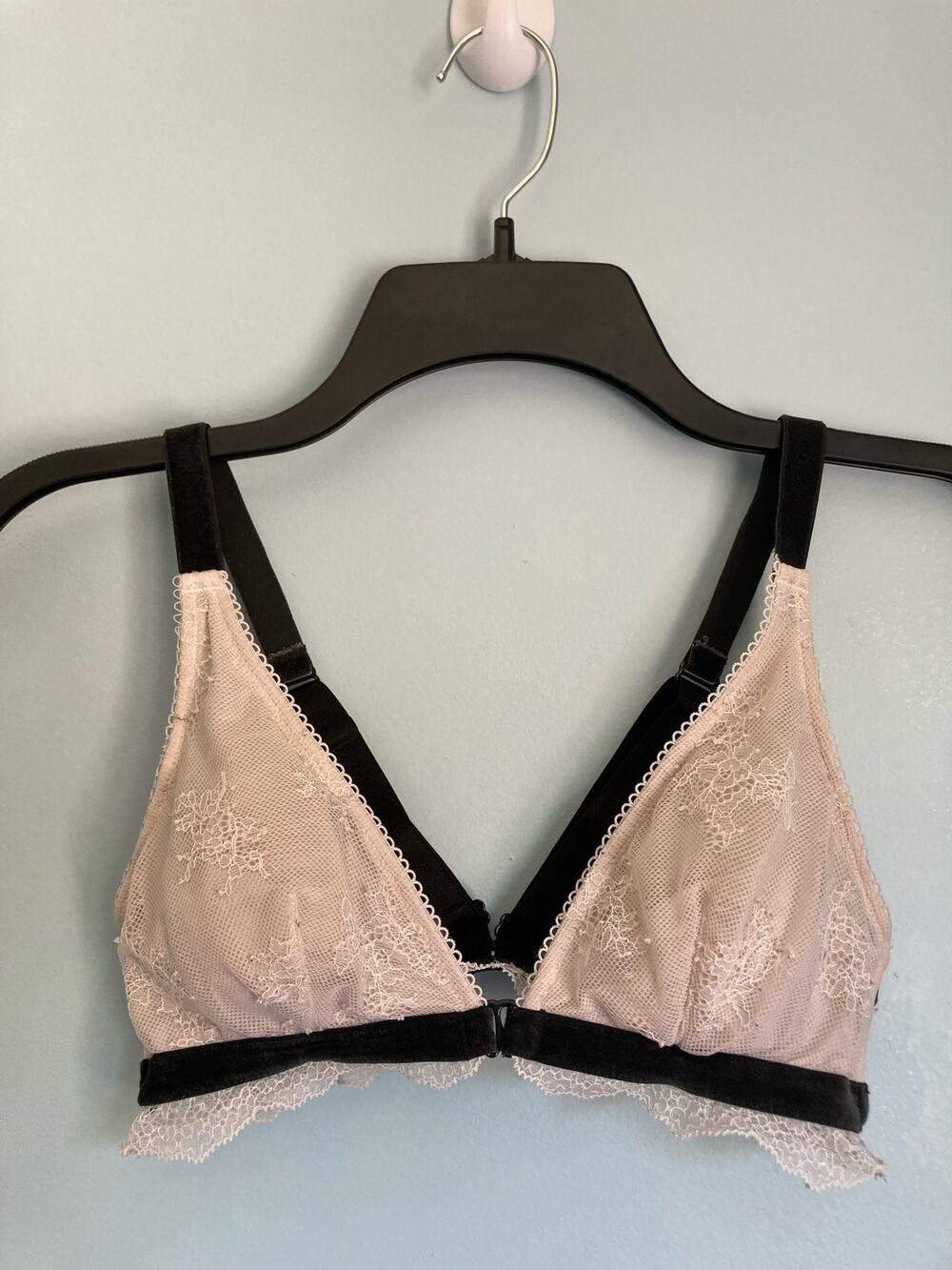 Victoria's Secret Bralette Small White and Black Velvet Trim Lace Feminine